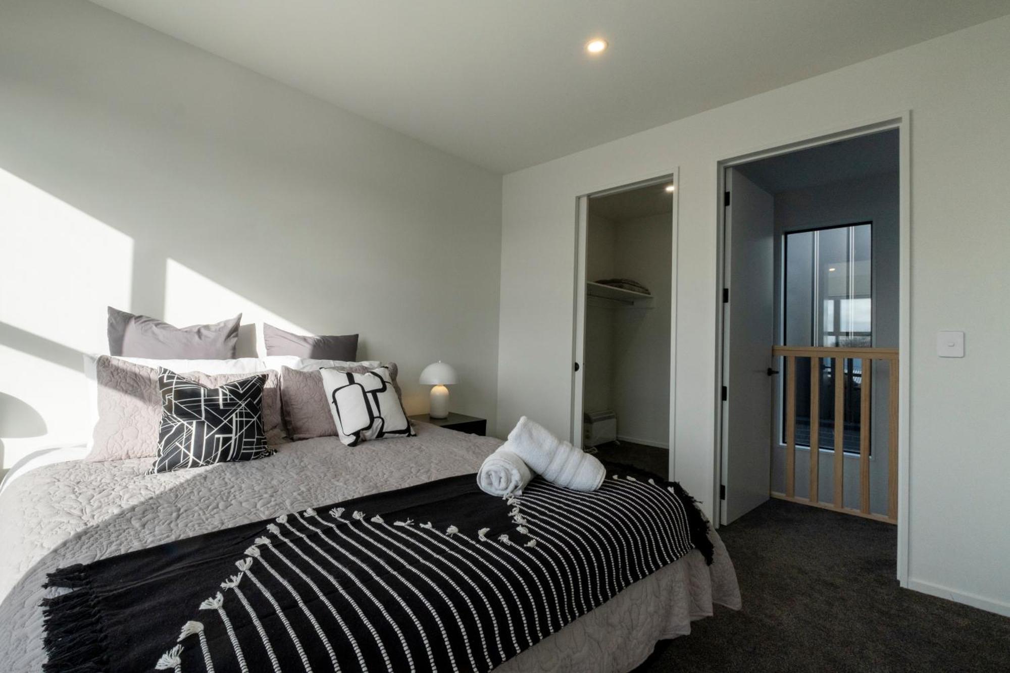 Luxury 2 Bed Townhome In Cbd Christchurch Exterior photo