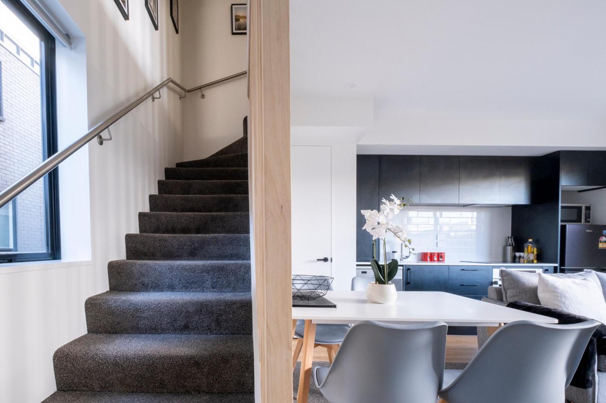 Luxury 2 Bed Townhome In Cbd Christchurch Exterior photo